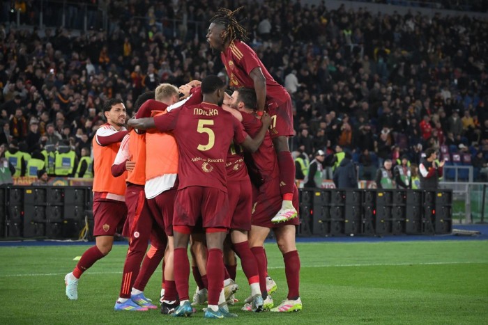 Basta Shomurodov, la Roma batte il Verona e rincorre l’Europa Basta Shomurodov, la Roma batte il Verona e rincorre l’Europa