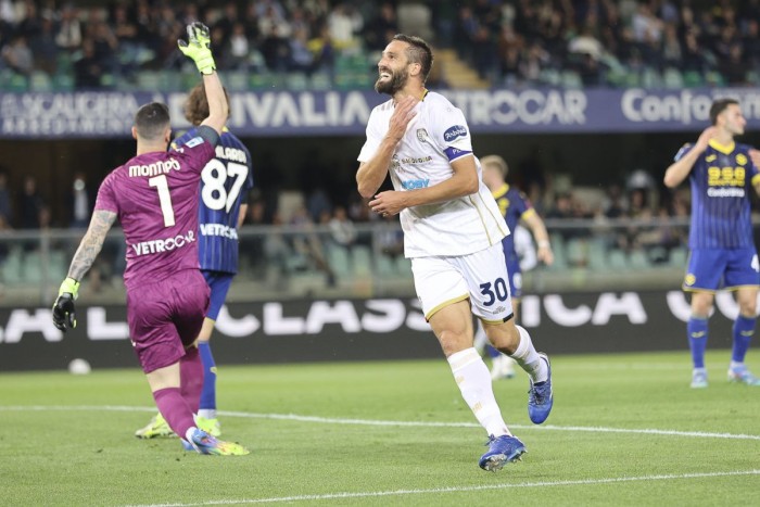 Colpo salvezza Cagliari, battuto 2-0 il Verona al “Bentegodi” Colpo salvezza Cagliari, battuto 2-0 il Verona al “Bentegodi”