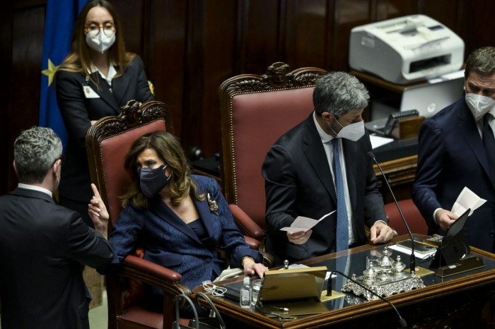Quirinale, nuova fumata nera, Casellati si ferma a 382 voti