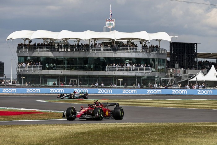 Sainz il più veloce nel venerdì di libere a Silverstone