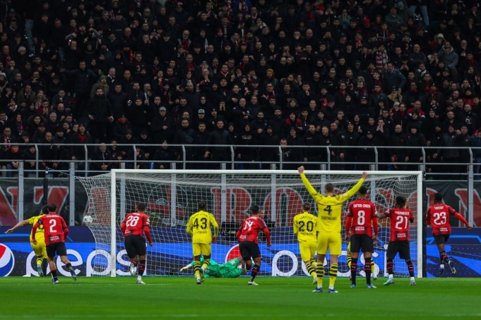 Il Milan cade a San Siro, il Borussia Dortmund vince 3-1 Il Milan cade a San Siro, il Borussia Dortmund vince 3-1