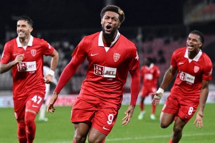 Il Monza torna a sorridere, Cagliari travolto per 4-0 Il Monza torna a sorridere, Cagliari travolto per 4-0